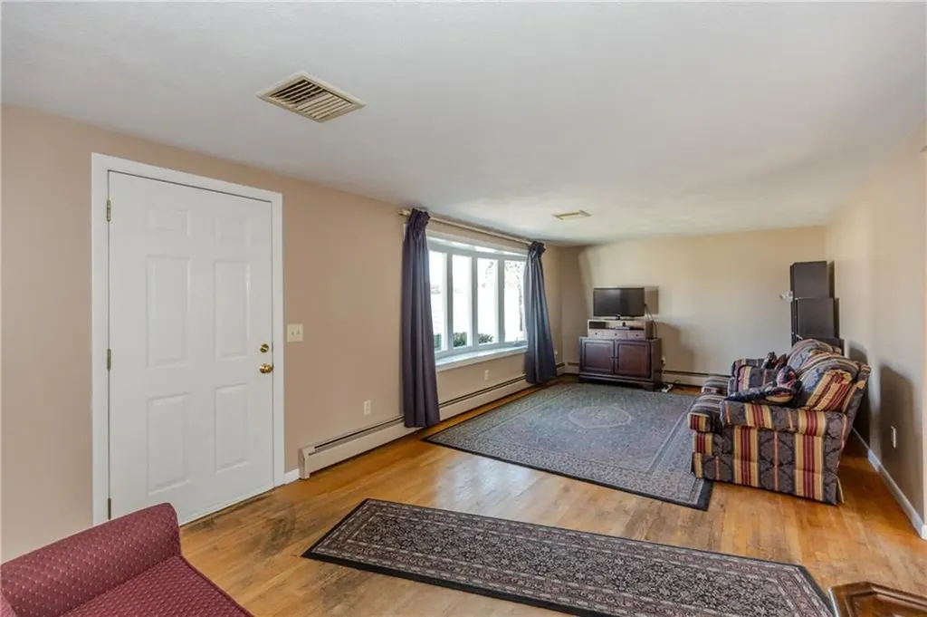 192 Burdick Drive Cranston RI 02920