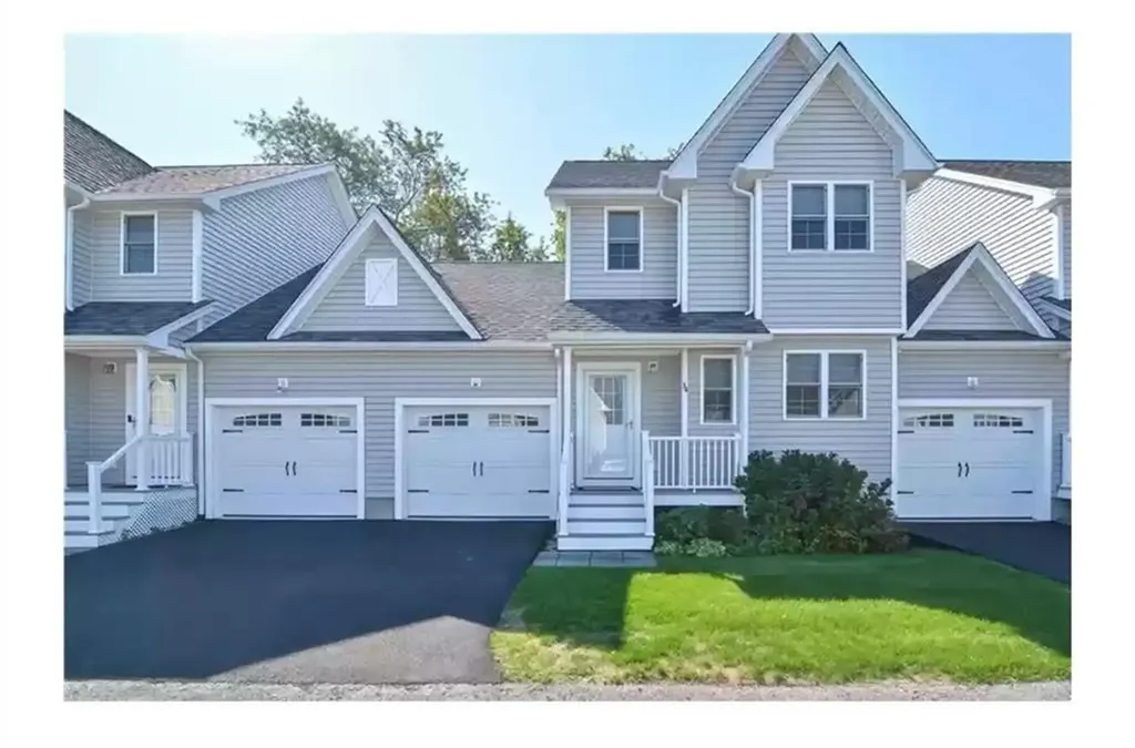34 Seafare Lane Portsmouth RI 02871
