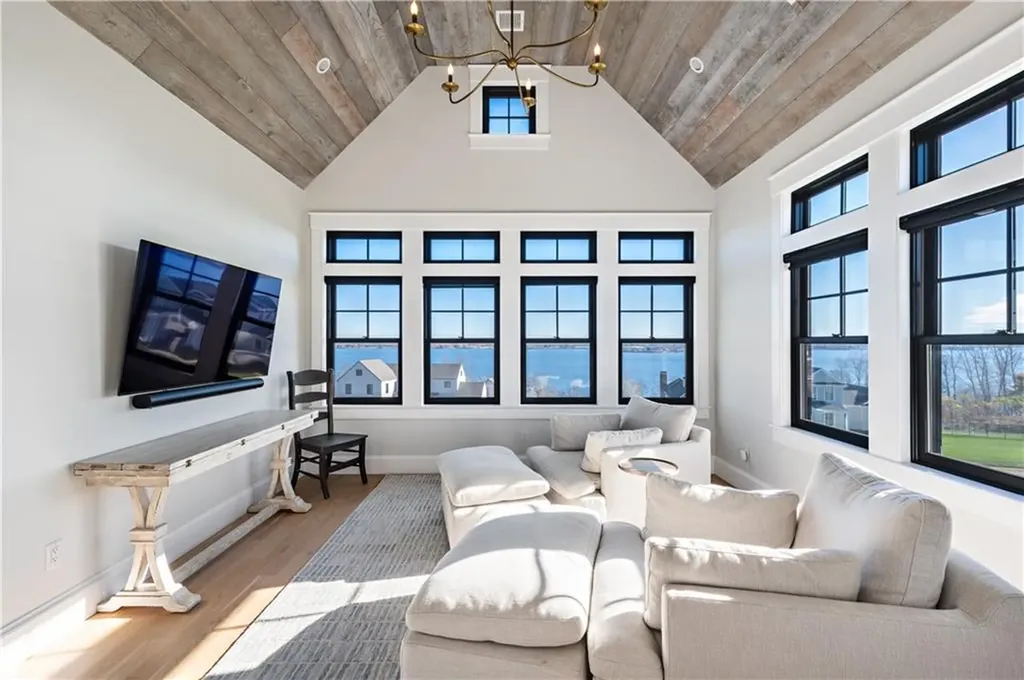 483 Vanderbilt Lane Portsmouth RI 02871