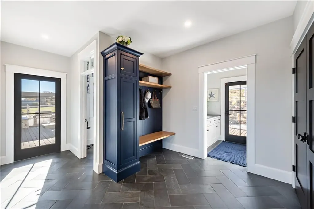 483 Vanderbilt Lane Portsmouth RI 02871