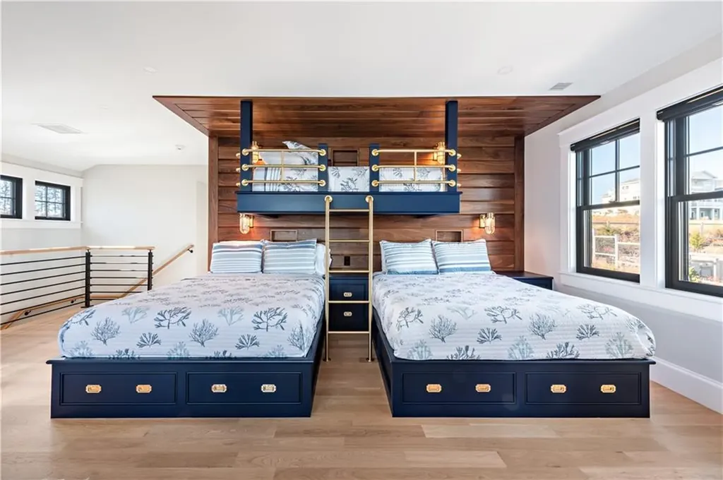 483 Vanderbilt Lane Portsmouth RI 02871
