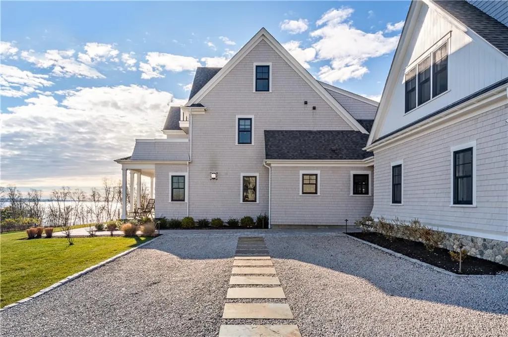 483 Vanderbilt Lane Portsmouth RI 02871