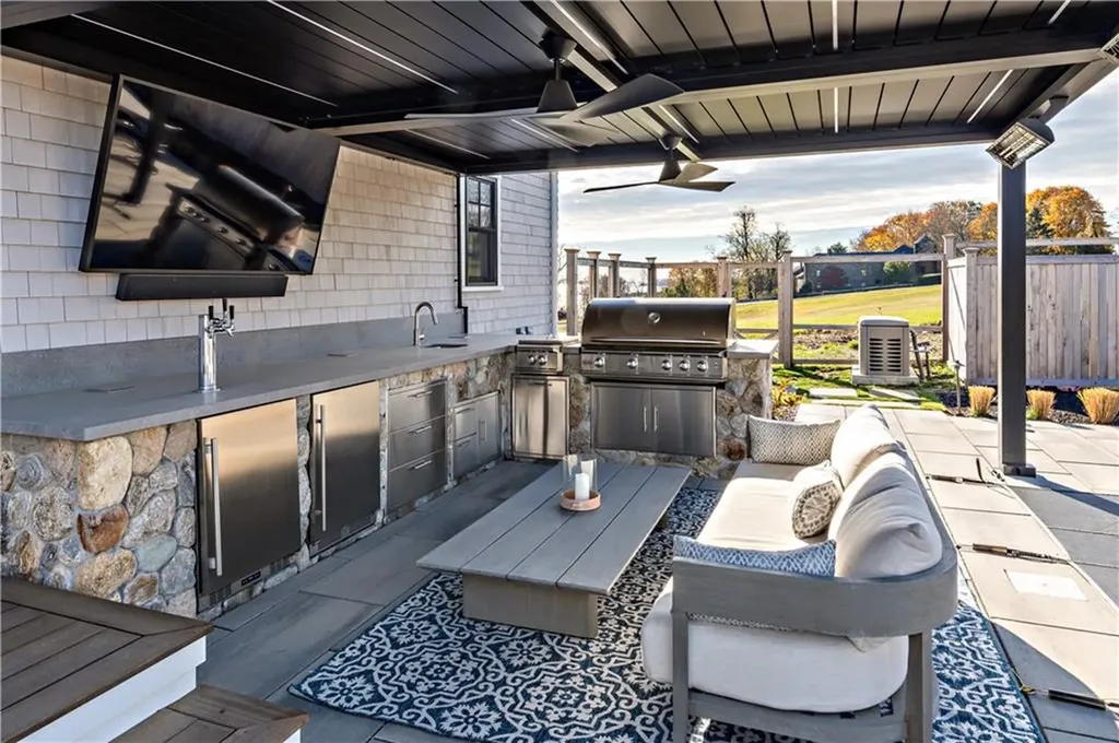 483 Vanderbilt Lane Portsmouth RI 02871