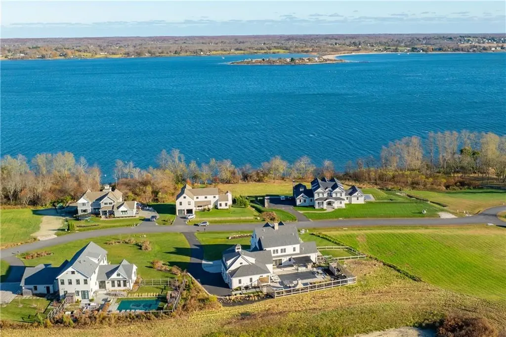 483 Vanderbilt Lane Portsmouth RI 02871