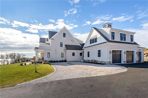 483 Vanderbilt Lane Portsmouth RI 02871