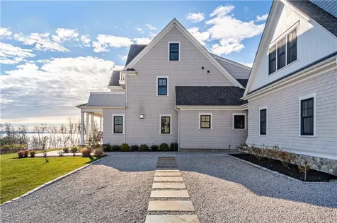 483 Vanderbilt Lane Portsmouth RI 02871