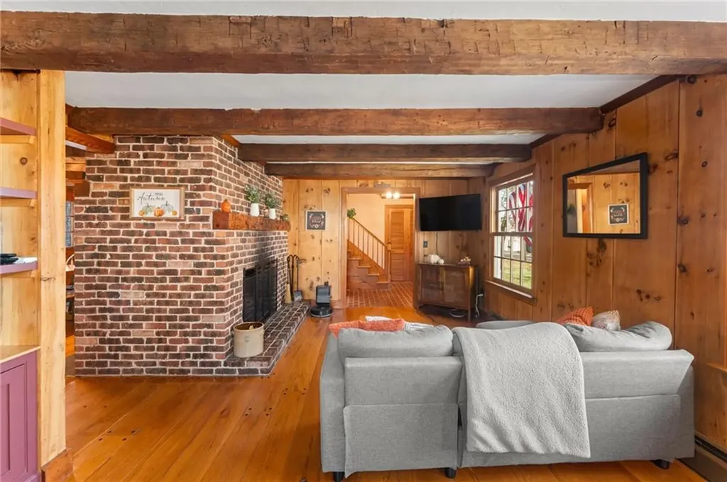 510 Reservoir Road Burrillville RI 02859