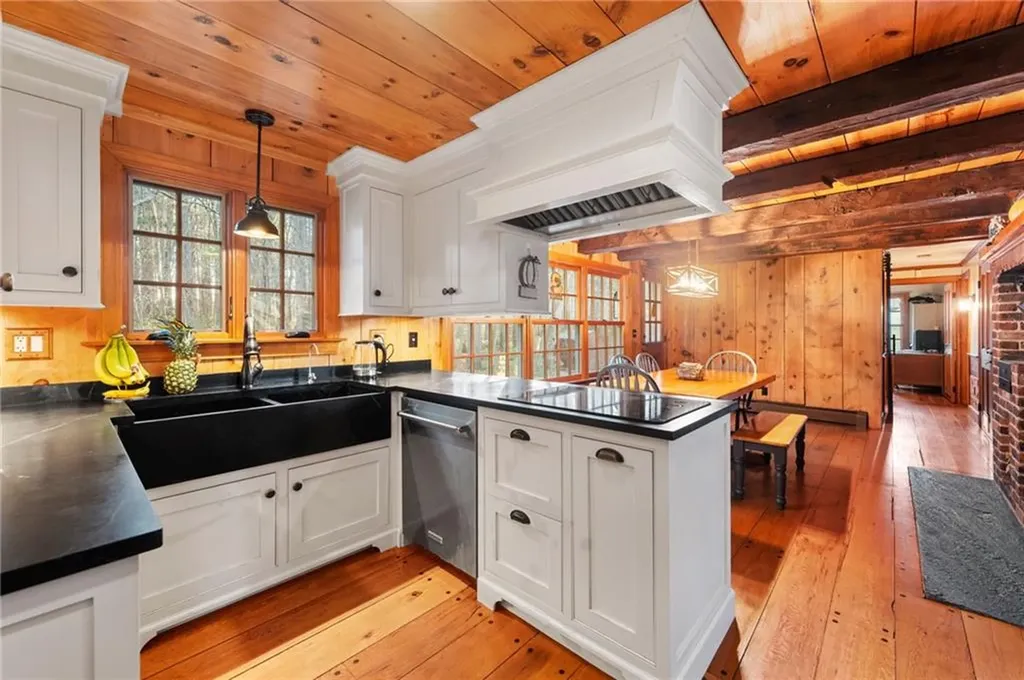 510 Reservoir Road Burrillville RI 02859