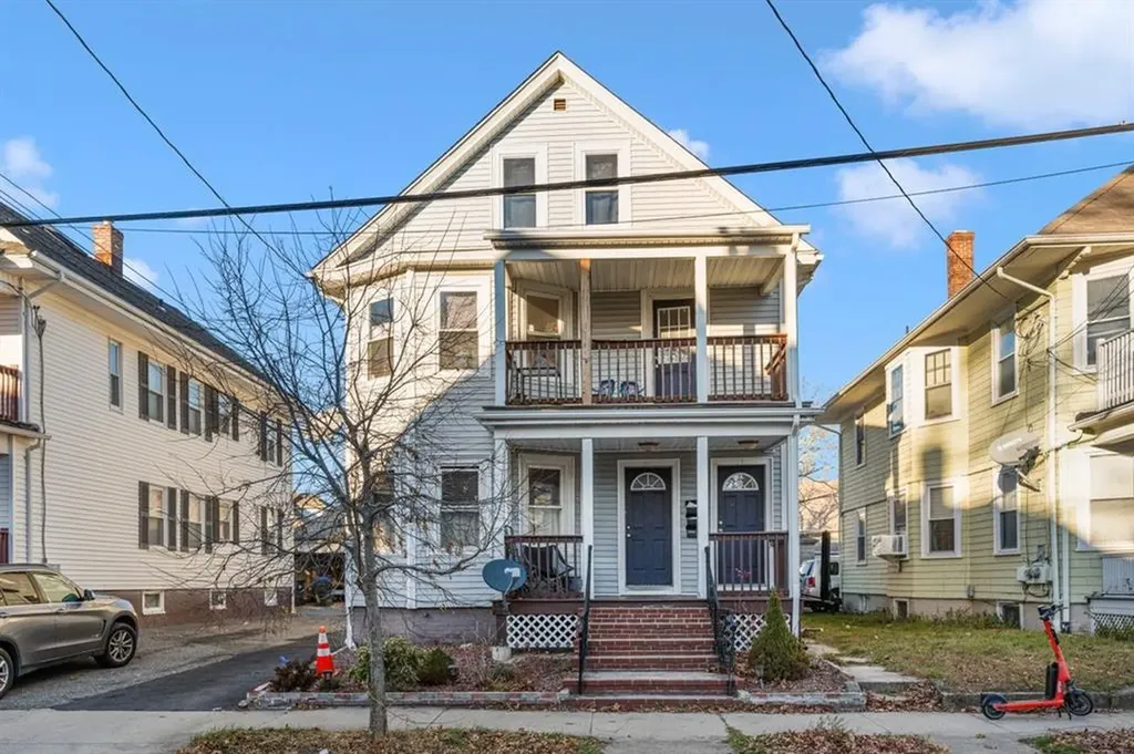 67 Ardoene Street Providence RI 02907