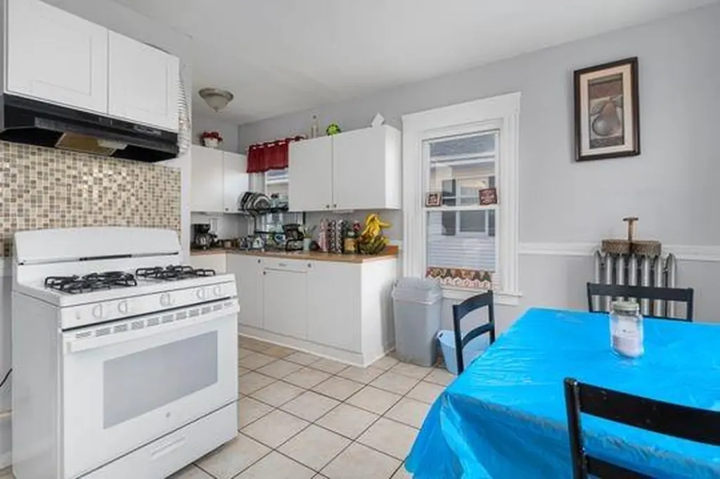 67 Ardoene Street Providence RI 02907
