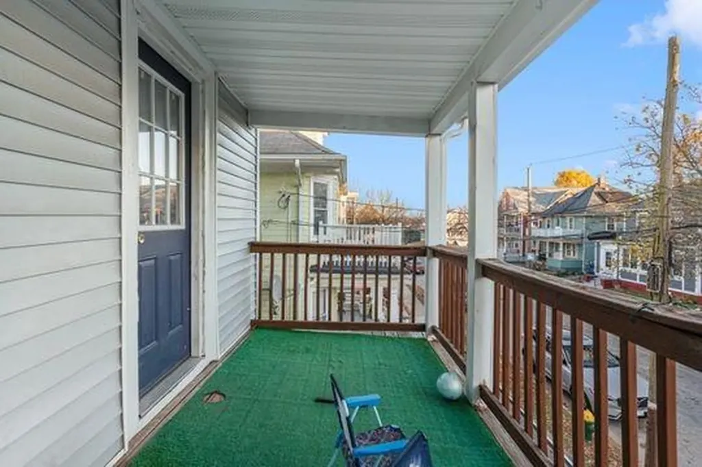 67 Ardoene Street Providence RI 02907
