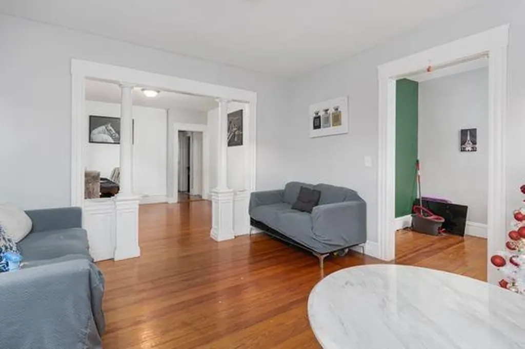 67 Ardoene Street Providence RI 02907