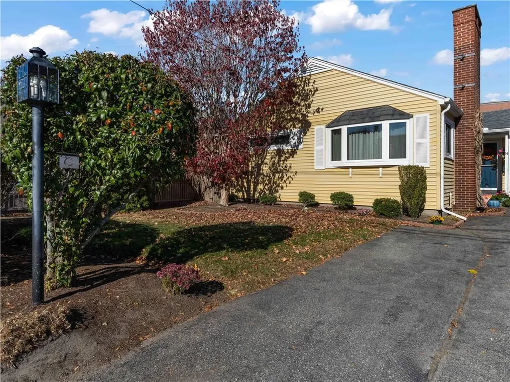 14 Vernon Street Warren RI 02885
