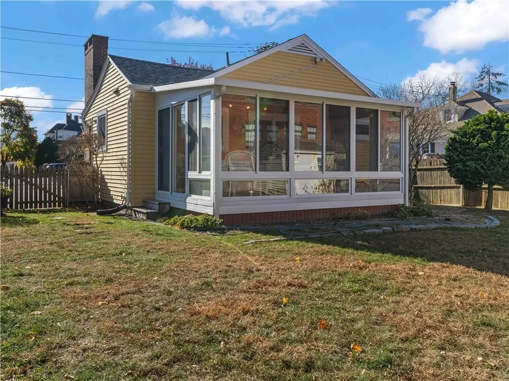 14 Vernon Street Warren RI 02885
