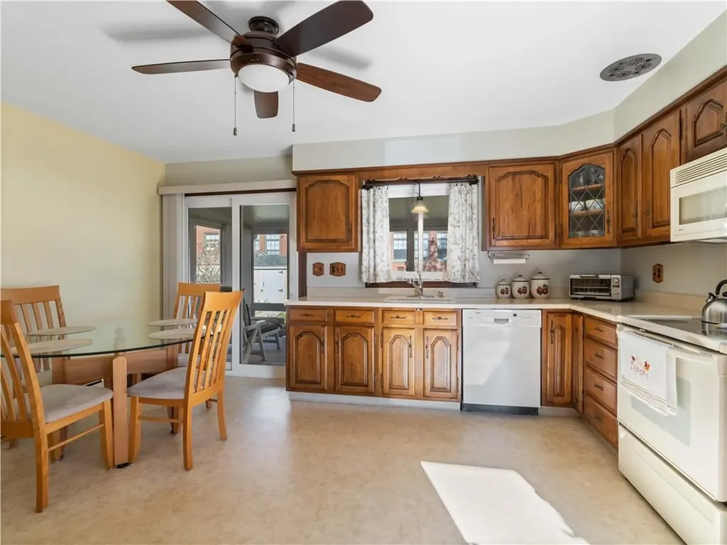 14 Vernon Street Warren RI 02885