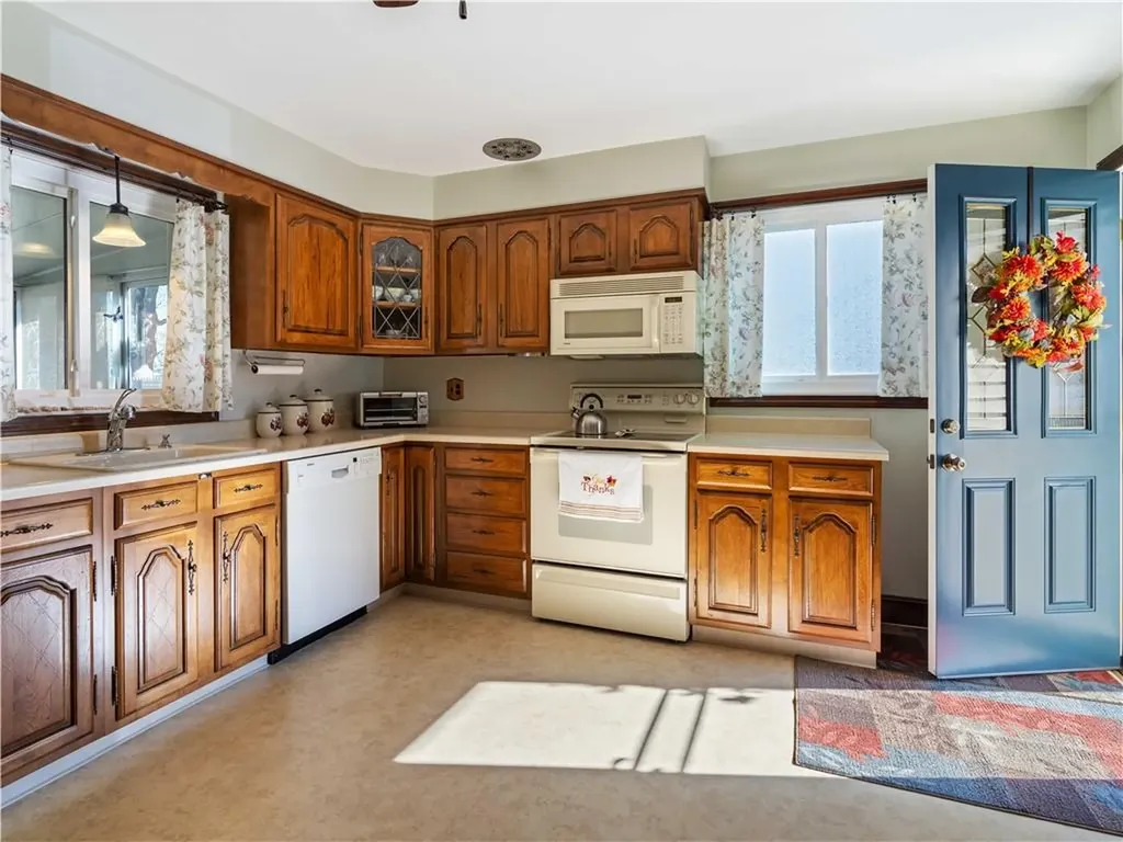 14 Vernon Street Warren RI 02885