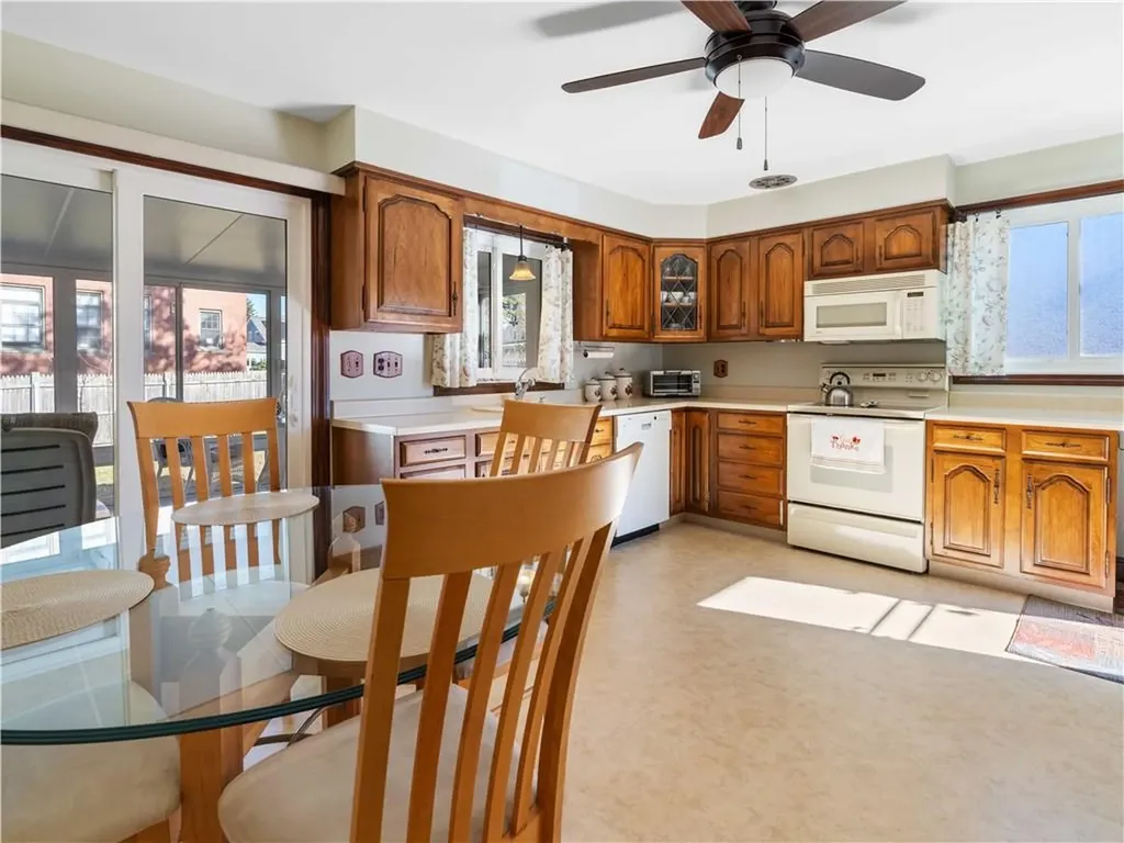 14 Vernon Street Warren RI 02885