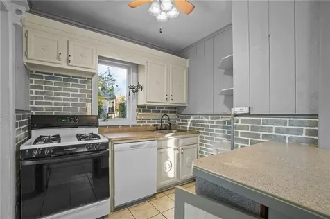 95 Dewolf Avenue Bristol RI 02809