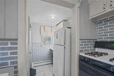 95 Dewolf Avenue Bristol RI 02809