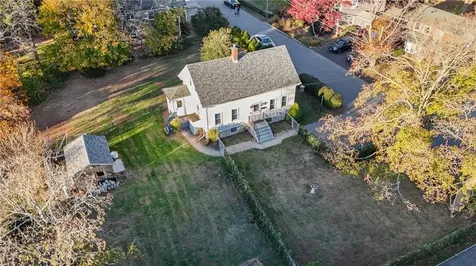 95 Dewolf Avenue Bristol RI 02809