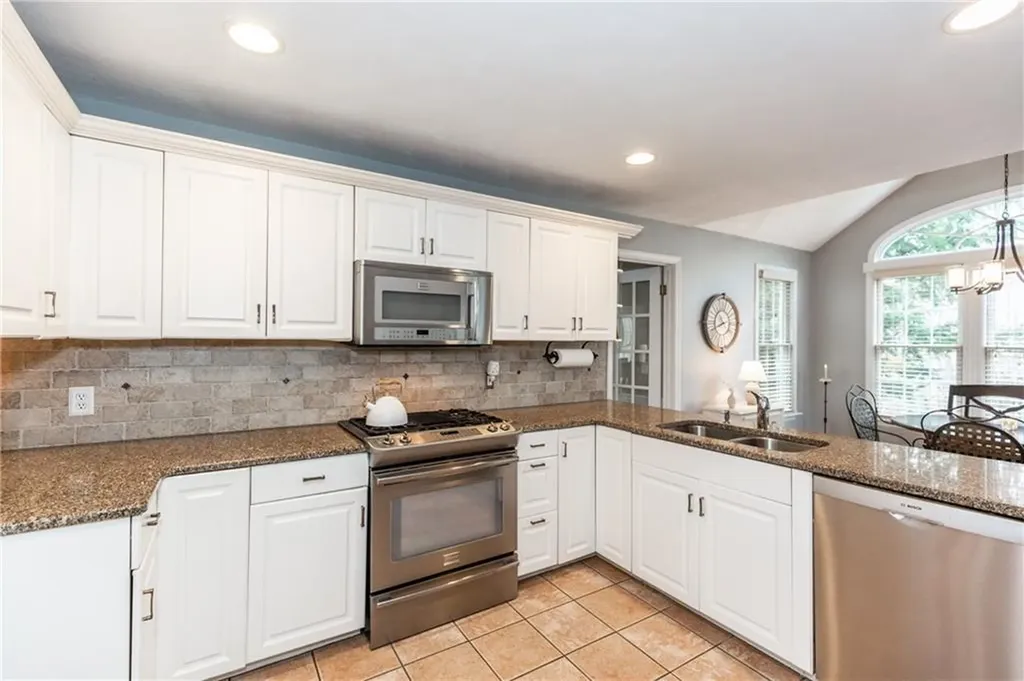 21 Aspen Lane Smithfield RI 02828