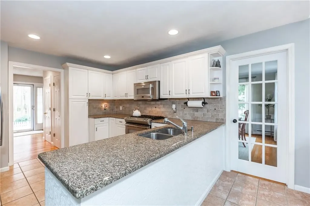 21 Aspen Lane Smithfield RI 02828