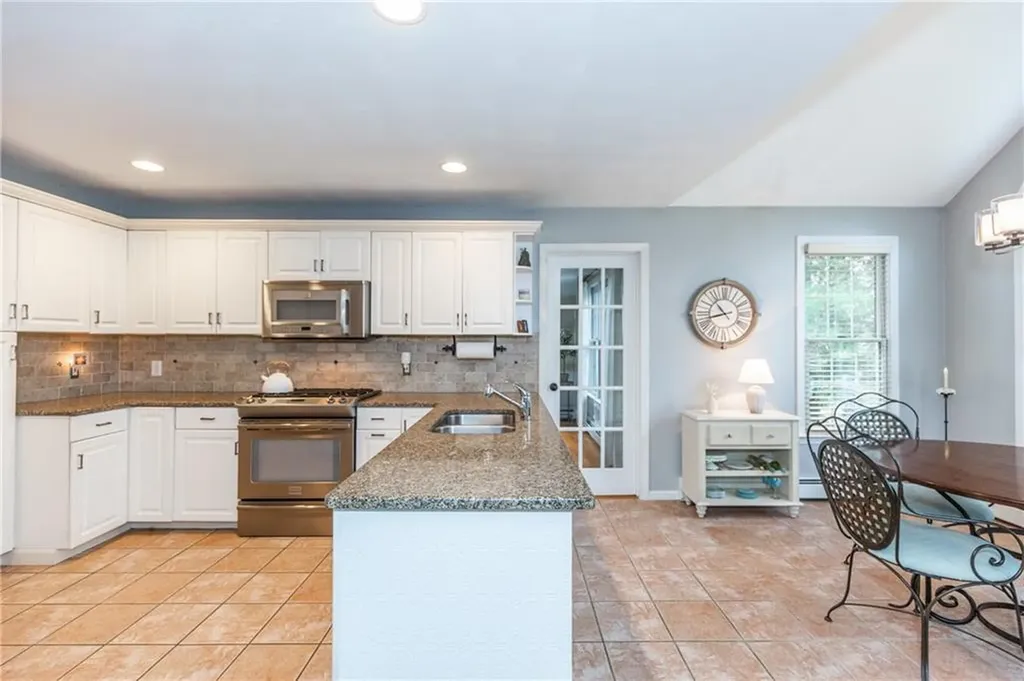 21 Aspen Lane Smithfield RI 02828