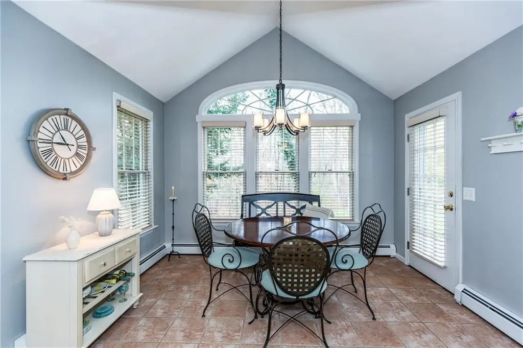 21 Aspen Lane Smithfield RI 02828