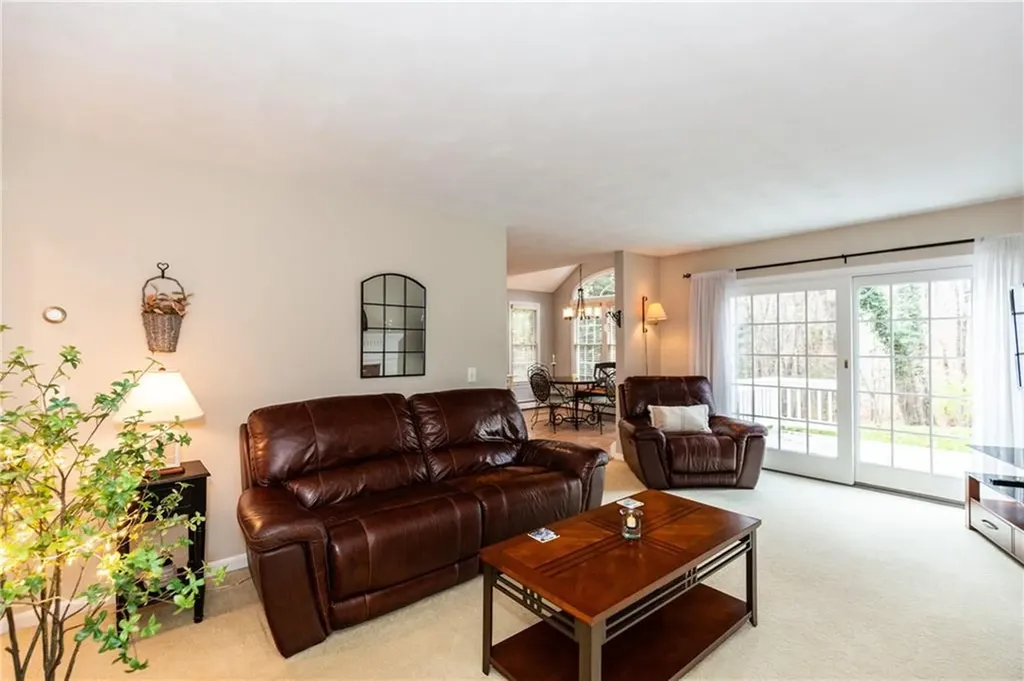 21 Aspen Lane Smithfield RI 02828