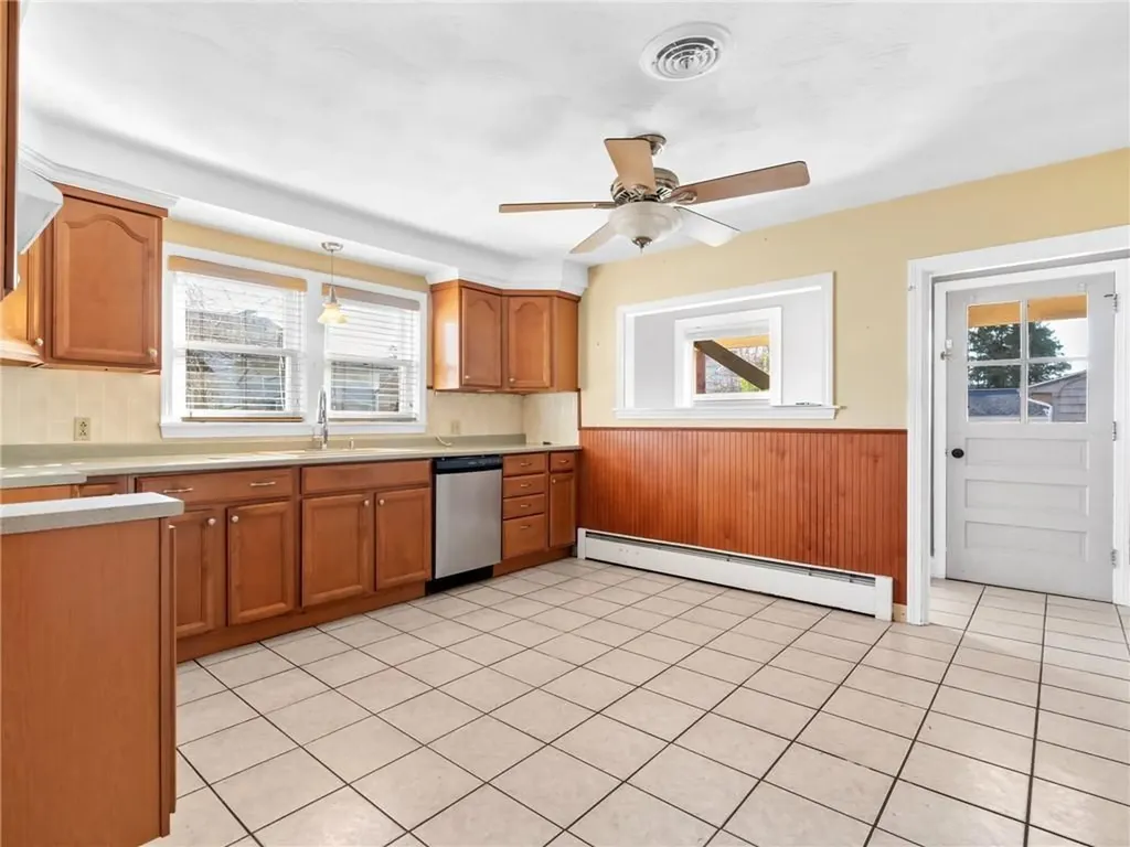 42 Belcourt Avenue North Providence RI 02911