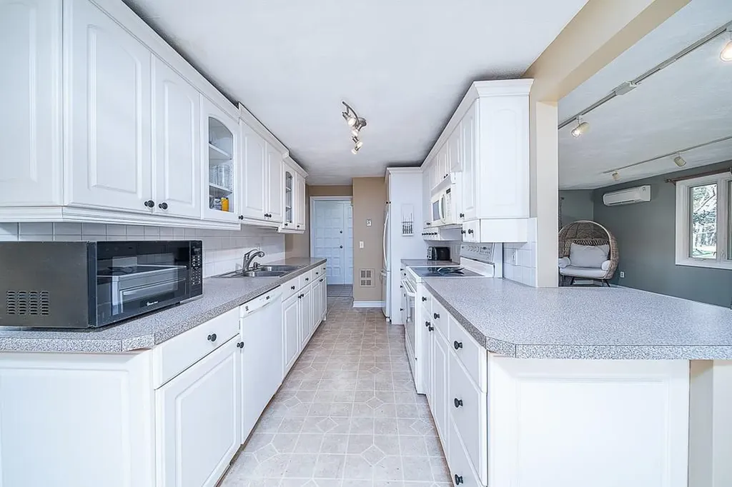 636 Franklin Road Coventry RI 02816