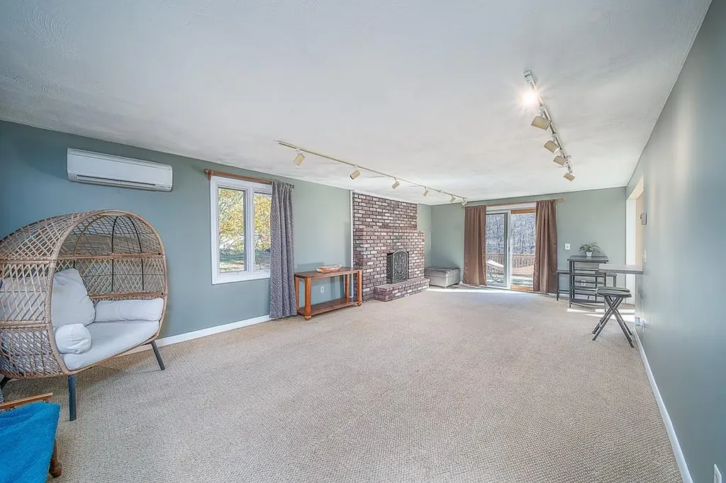 636 Franklin Road Coventry RI 02816
