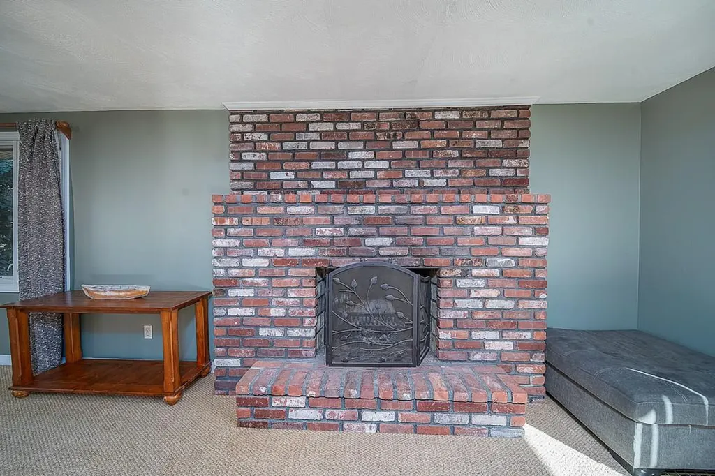 636 Franklin Road Coventry RI 02816