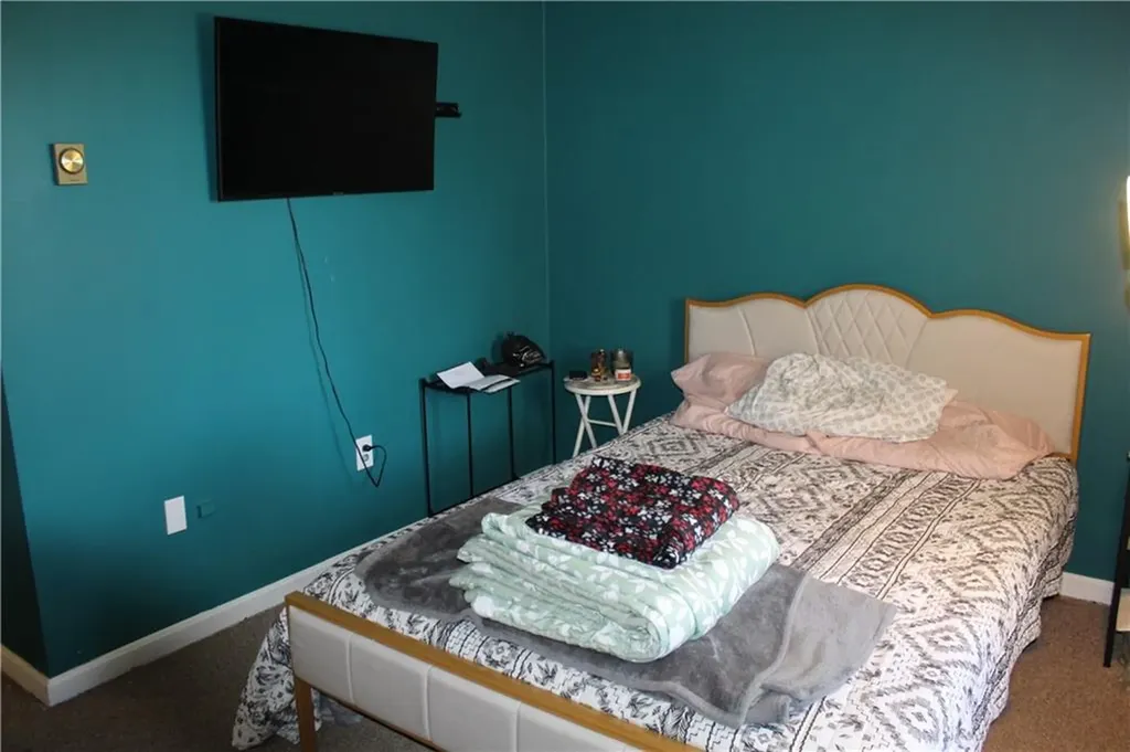 206 Arthurs Way Burrillville RI 02859