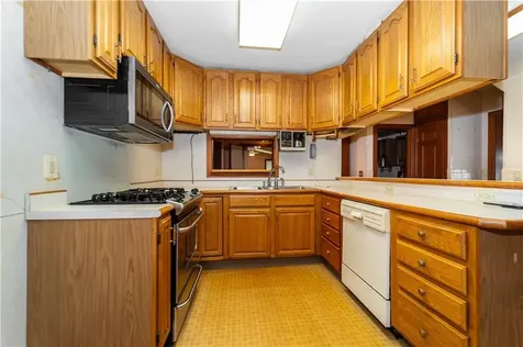 119 Holmes Road Warwick RI 02888