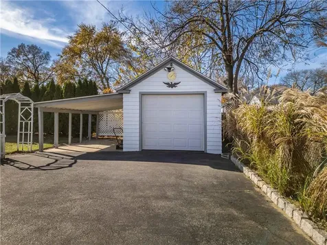 119 Holmes Road Warwick RI 02888