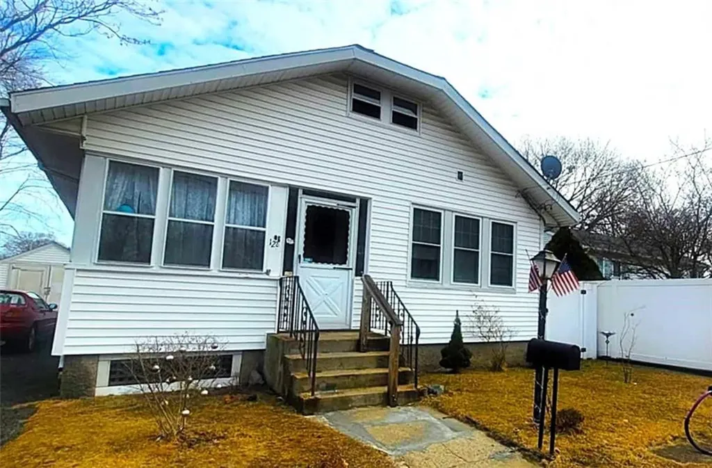 122 Harrington Avenue Warwick RI 02888