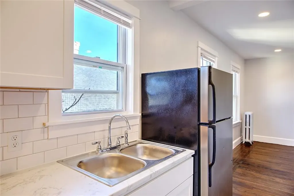 206 Messer Street Providence RI 02909