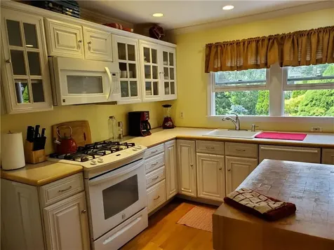 4 Key Court Newport RI 02840
