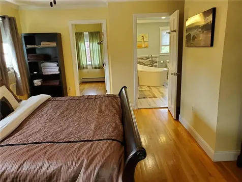 4 Key Court Newport RI 02840