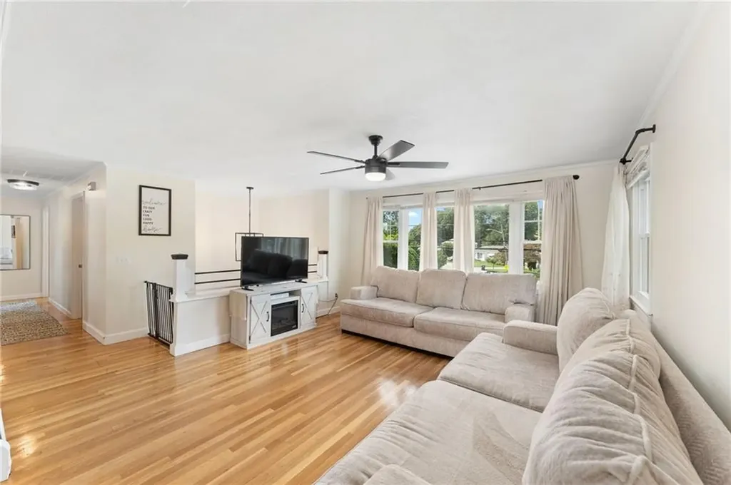 259 Lexington Avenue North Providence RI 02904