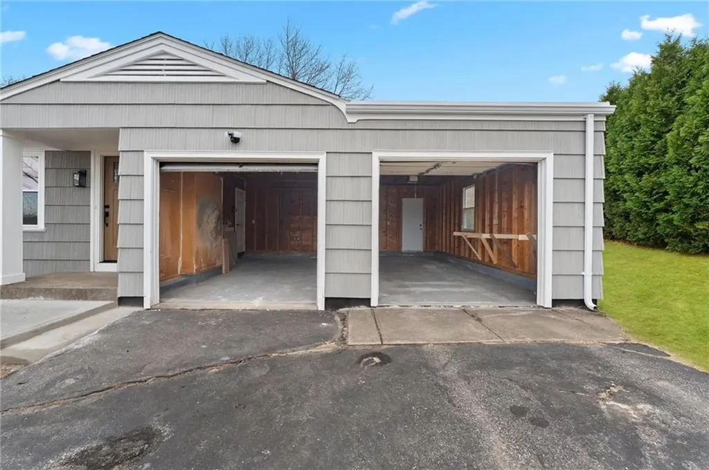 45 Greenbriar Road West Warwick RI 02893