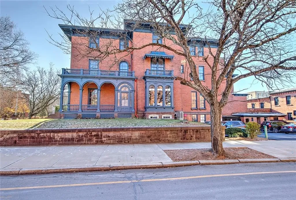 200 Hope Street Providence RI 02906