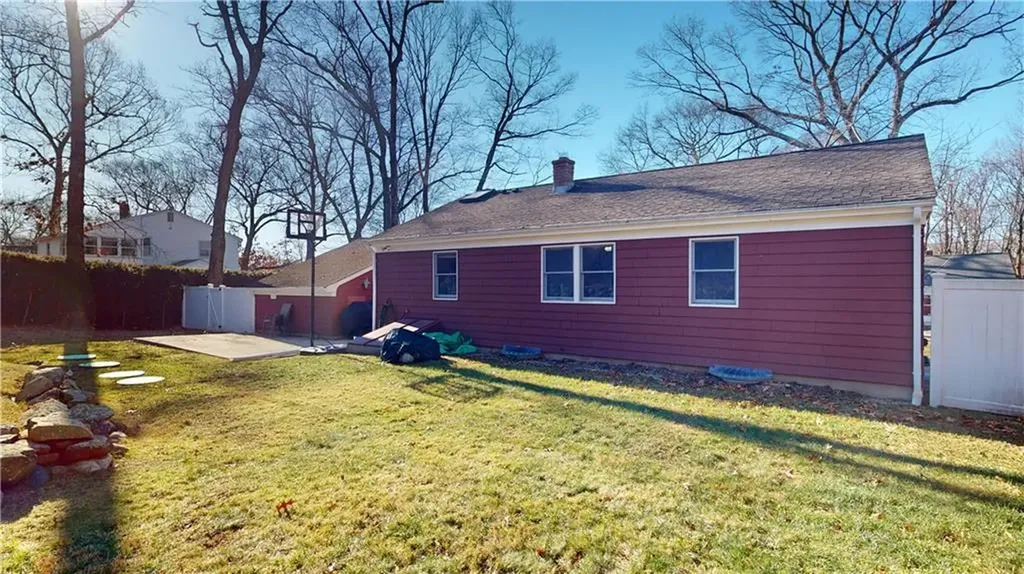 77 Iroquois Road Cumberland RI 02864