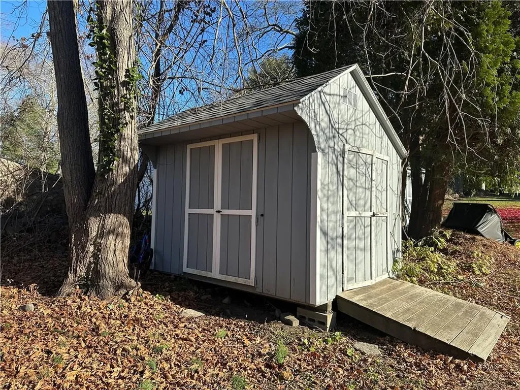 39 Old Pine Road Narragansett RI 02882