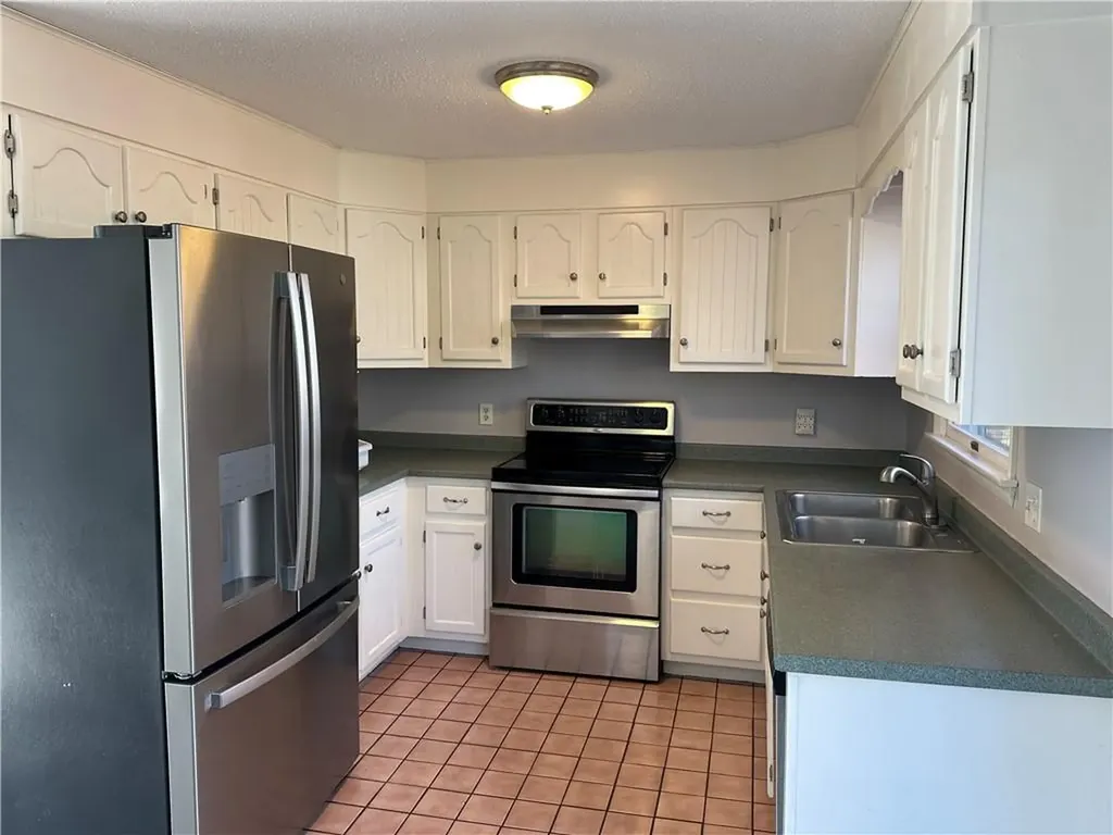 39 Old Pine Road Narragansett RI 02882