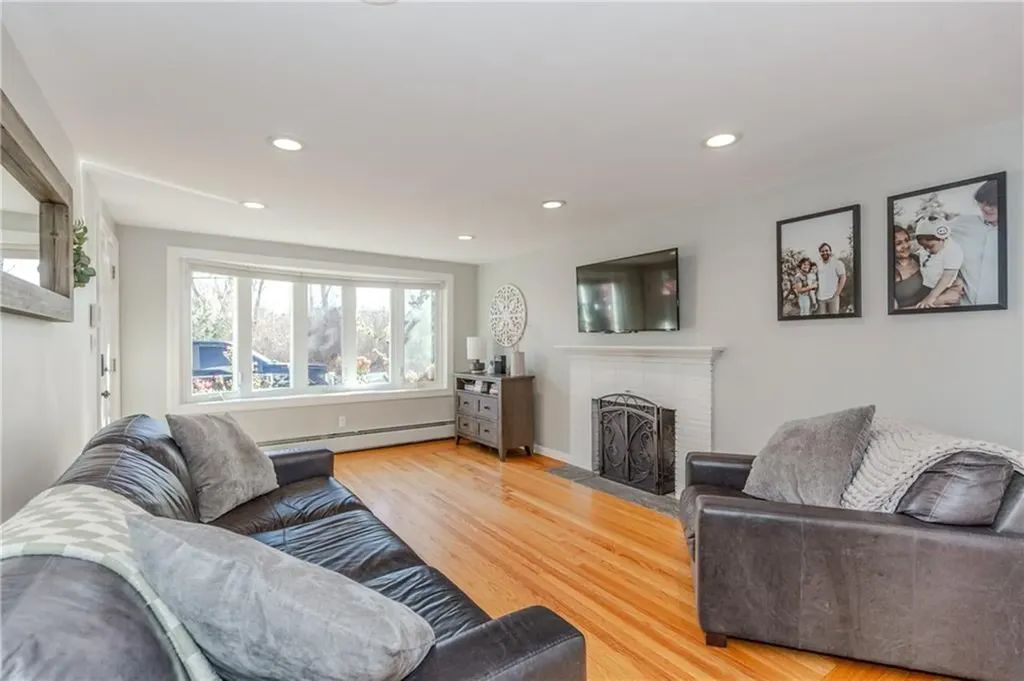 1587 Phenix Avenue Cranston RI 02921