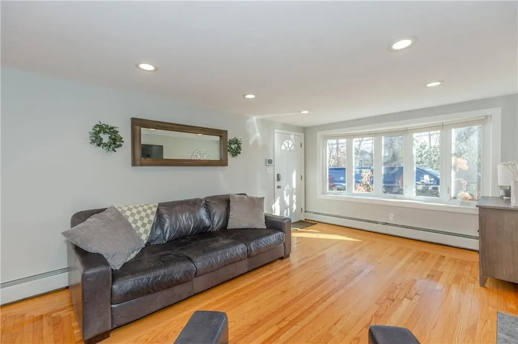 1587 Phenix Avenue Cranston RI 02921