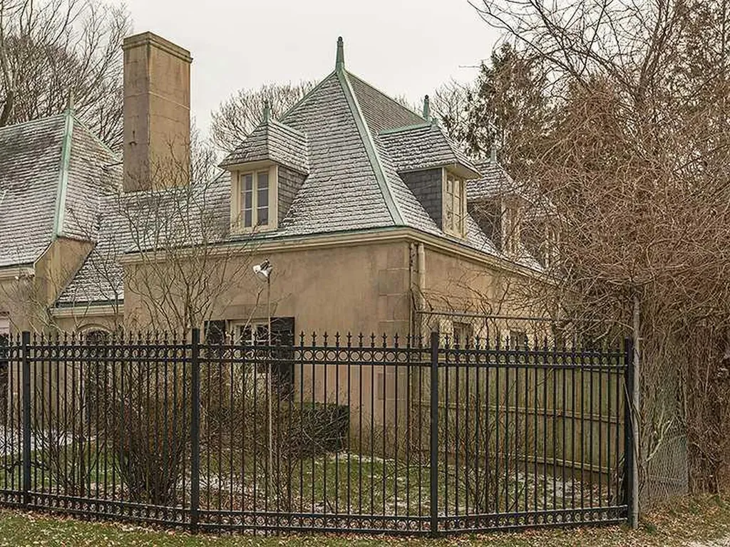 166 A Coggeshall Avenue Newport RI 02840
