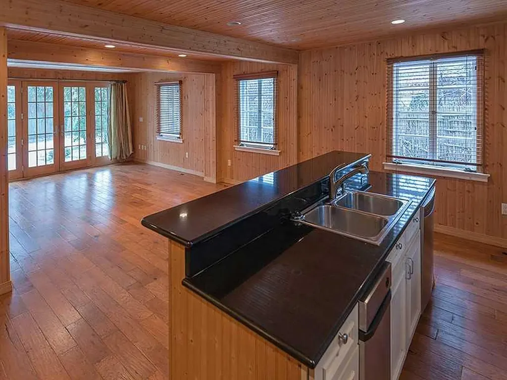 166 A Coggeshall Avenue Newport RI 02840